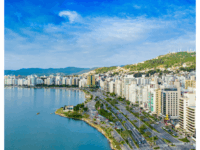 Como parte da série Habinvest, descubra por que 25% do PIB da capital catarinense vem da tecnologia e como isso abre 100 mil vagas até 2027.